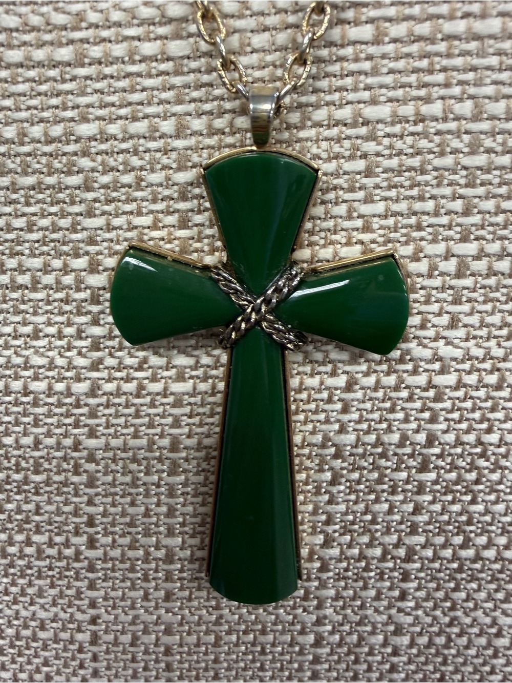 1970s Avon Green Lucite  Cross Pendant Gold Tone Chain Necklace  Women's Jewelry